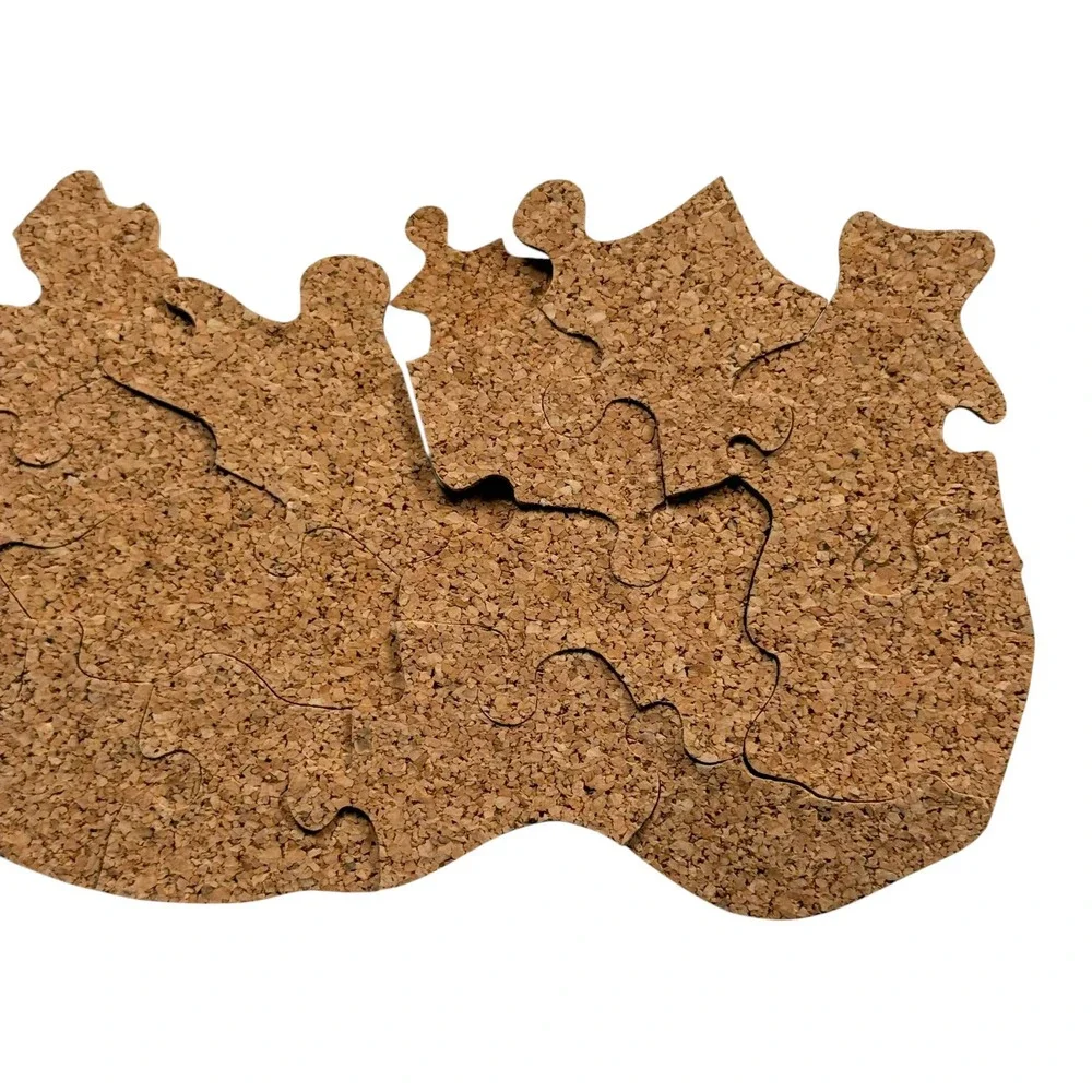 Ceaco 530 Piece Silhouette Corkboard Jigsaw Puzzle Winter Village Ice‎ Skaters